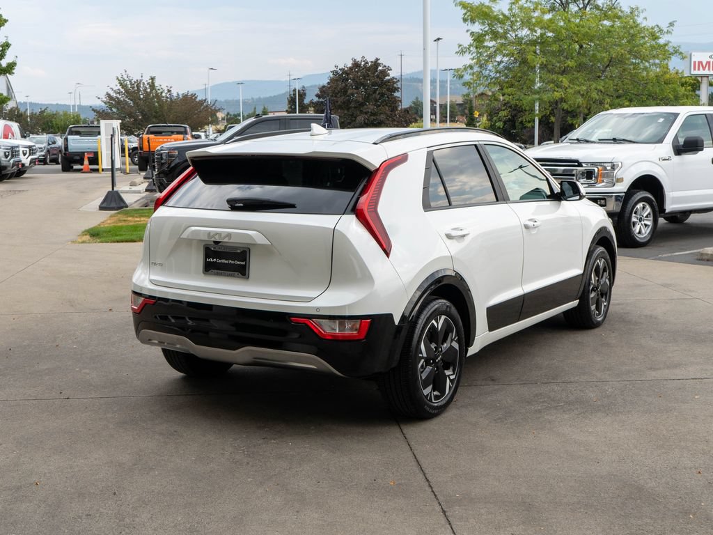 Certified 2024 Kia Niro Wind FWD image 7