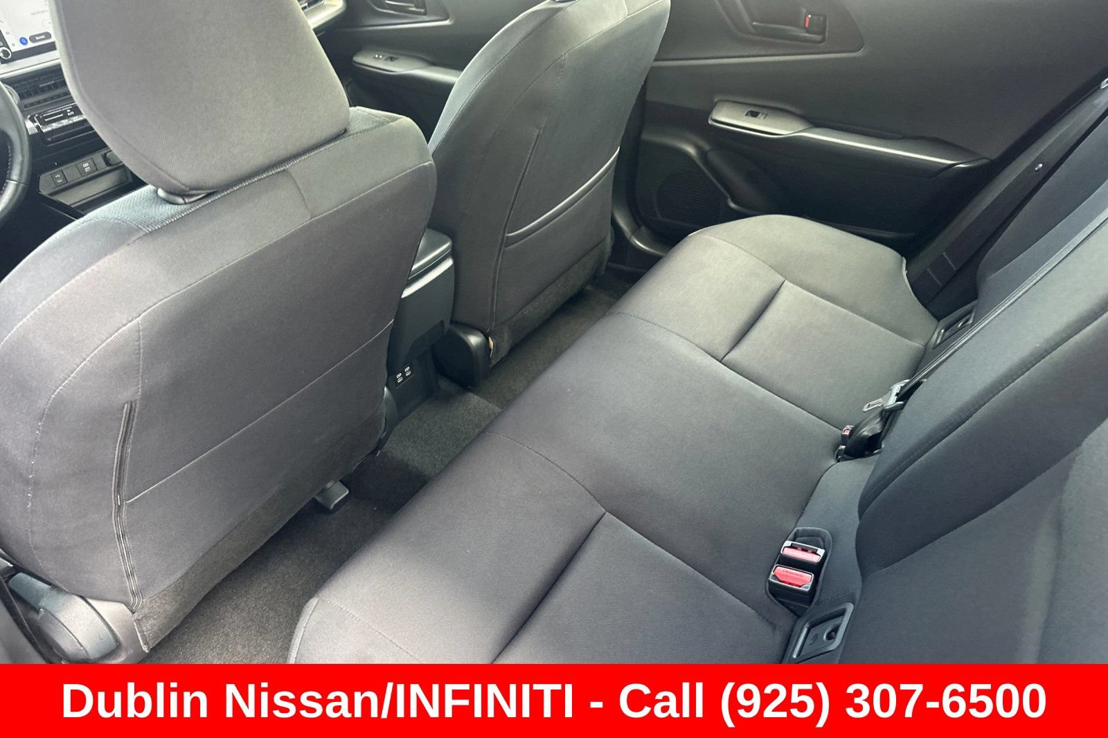 Used 2025 Toyota Prius LE FWD image 15