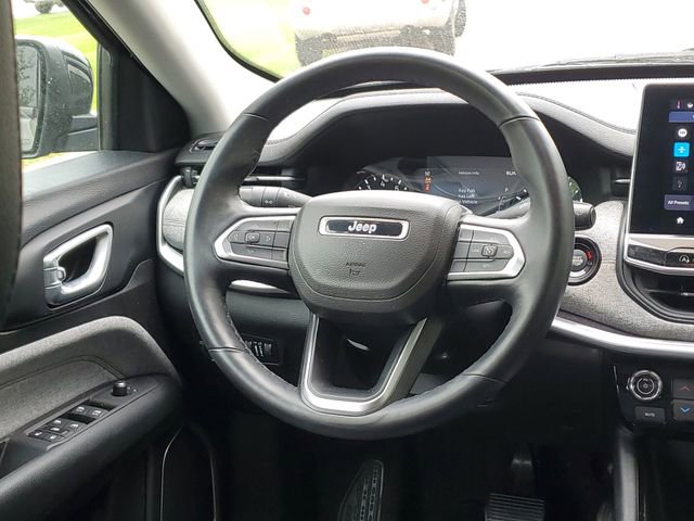 Used 2022 Jeep Compass Latitude AWD/4WD image 5