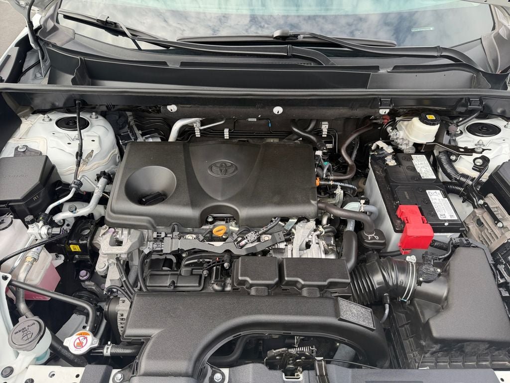 Used 2021 Toyota RAV4 XLE Premium AWD/4WD image 29