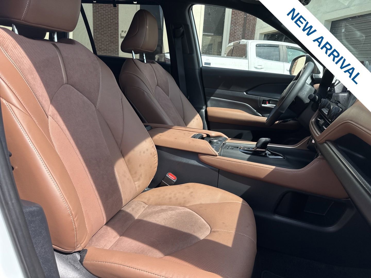 Used 2024 Toyota Grand Highlander AWD Hybrid image 9