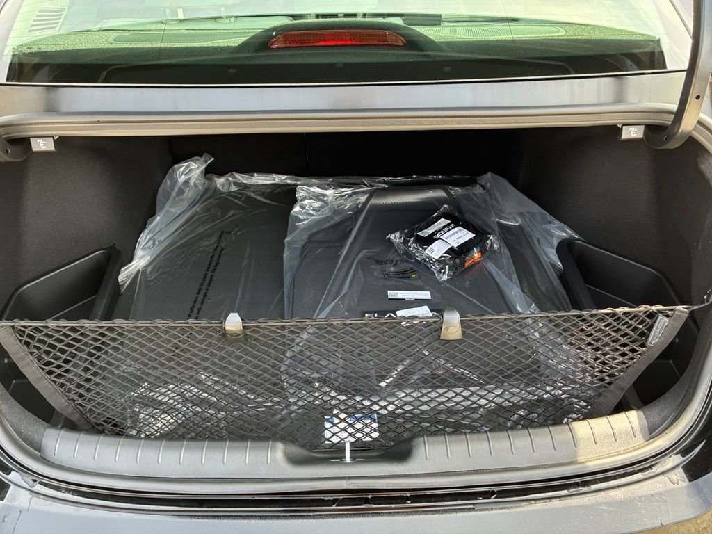 New 2026 Hyundai Elantra Limited image 18