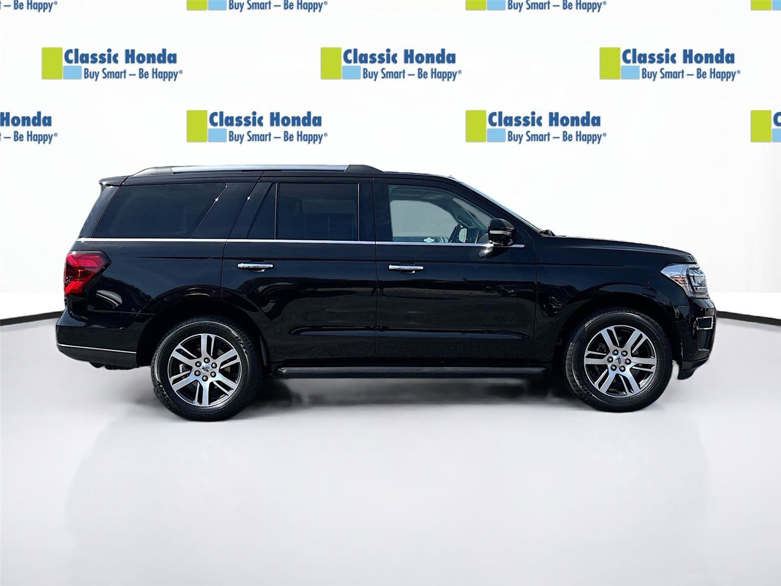 Used 2024 Ford Expedition Limited image 9
