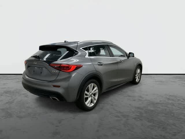 Used 2018 INFINITI QX30 Premium w/ Technology Package FWD image 3
