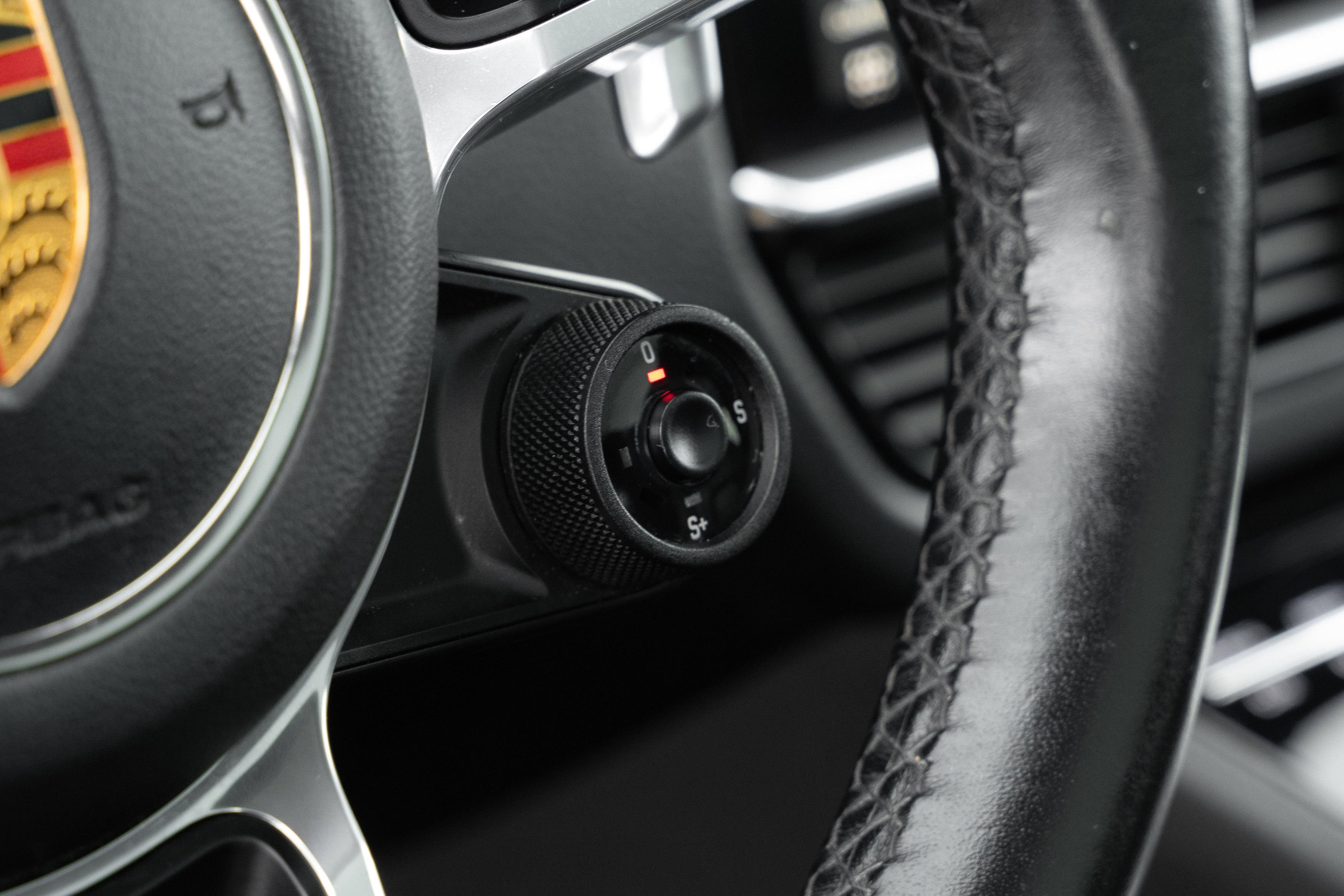 Used 2021 Porsche Cayenne Coupe image 12