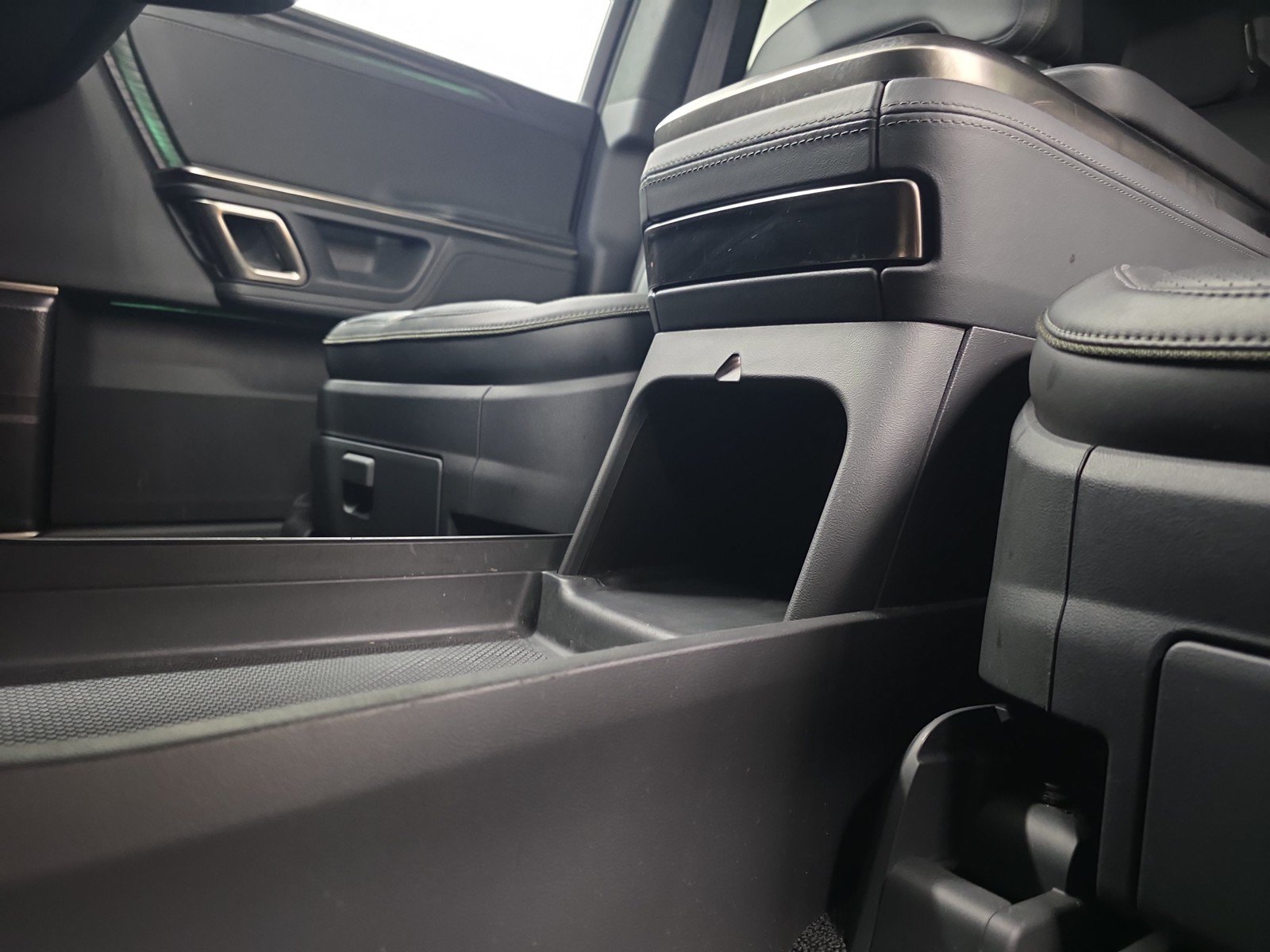 Used 2022 Rivian R1S Launch Edition AWD/4WD image 33