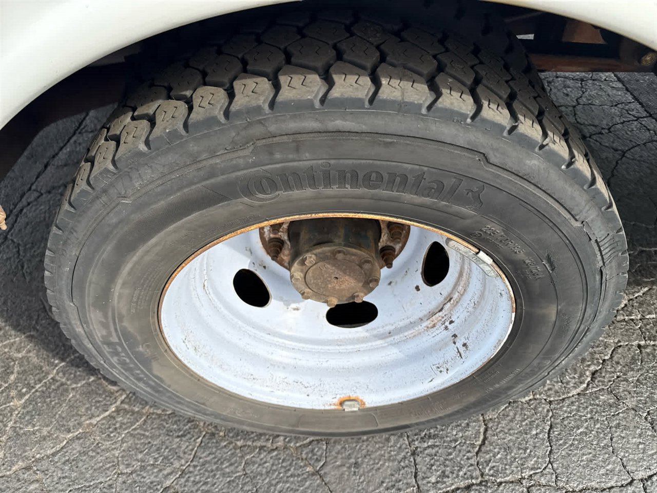 Used 2012 Ford F550 2WD Regular Cab Super Duty w/ PWR Equipment Group image 9