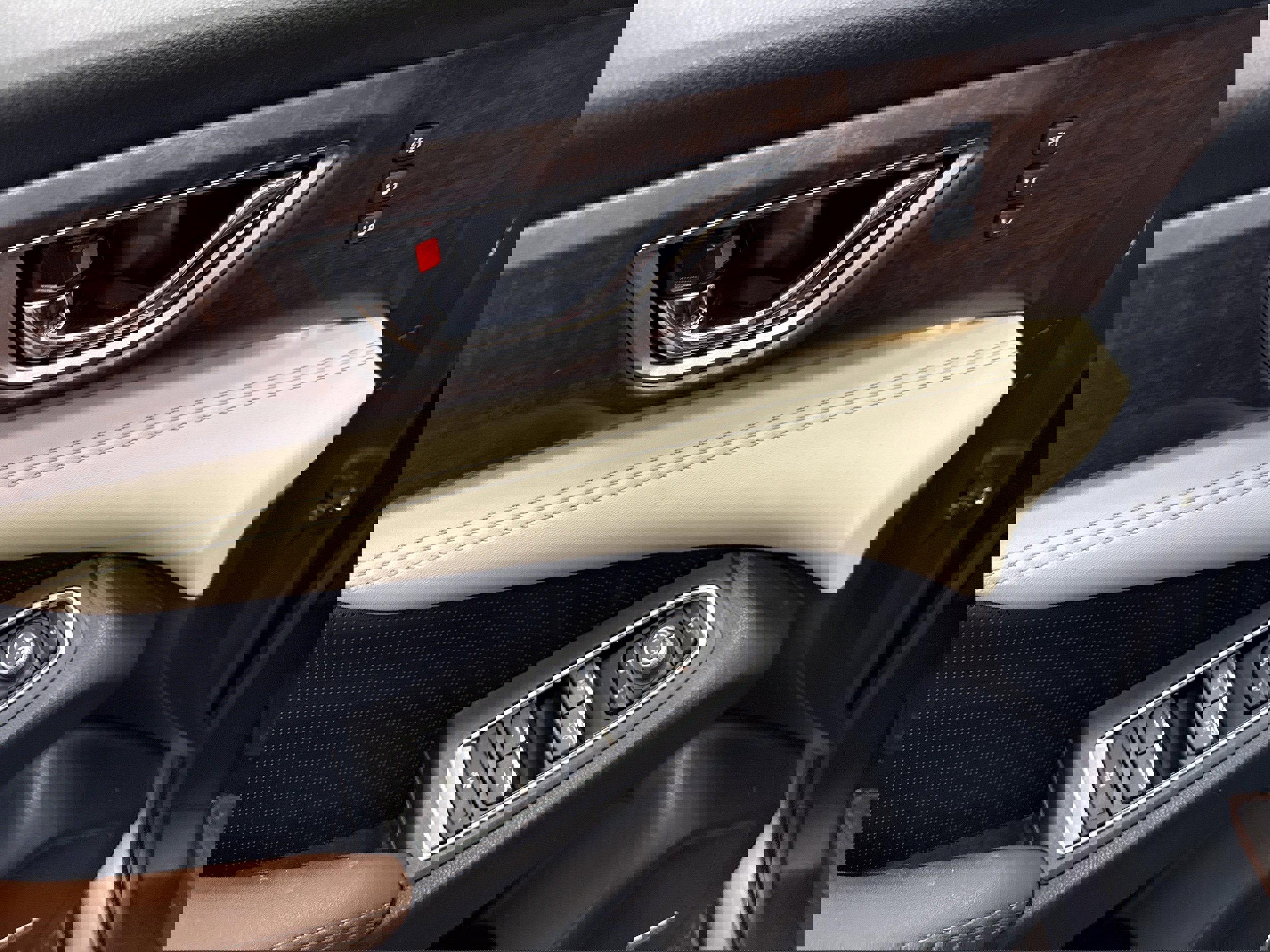 Used 2022 Subaru Ascent Touring w/ Popular Package #2A image 6