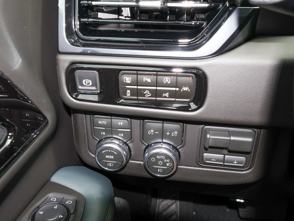 New 2026 GMC Yukon AT4 w/ AT4 Premium Plus Package AWD/4WD image 34