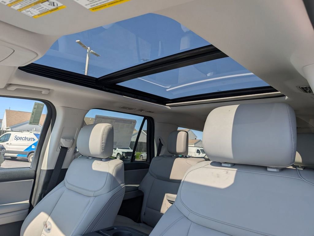 New 2026 Ford Expedition Active image 5