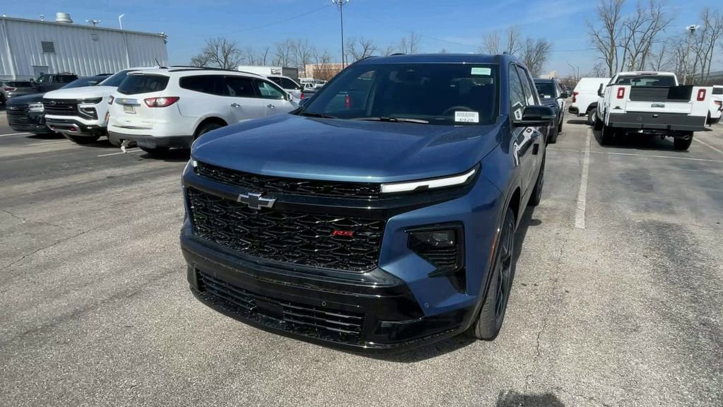 New 2026 Chevrolet Traverse RS w/ LPO, Floor Liner Package image 5