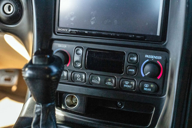 Used 1999 Chevrolet Corvette Convertible w/ Memory Pkg image 39