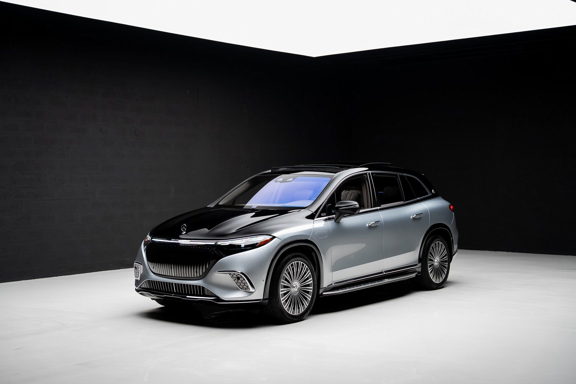 Used 2024 Mercedes-Benz Maybach EQS 680 4MATIC image 4