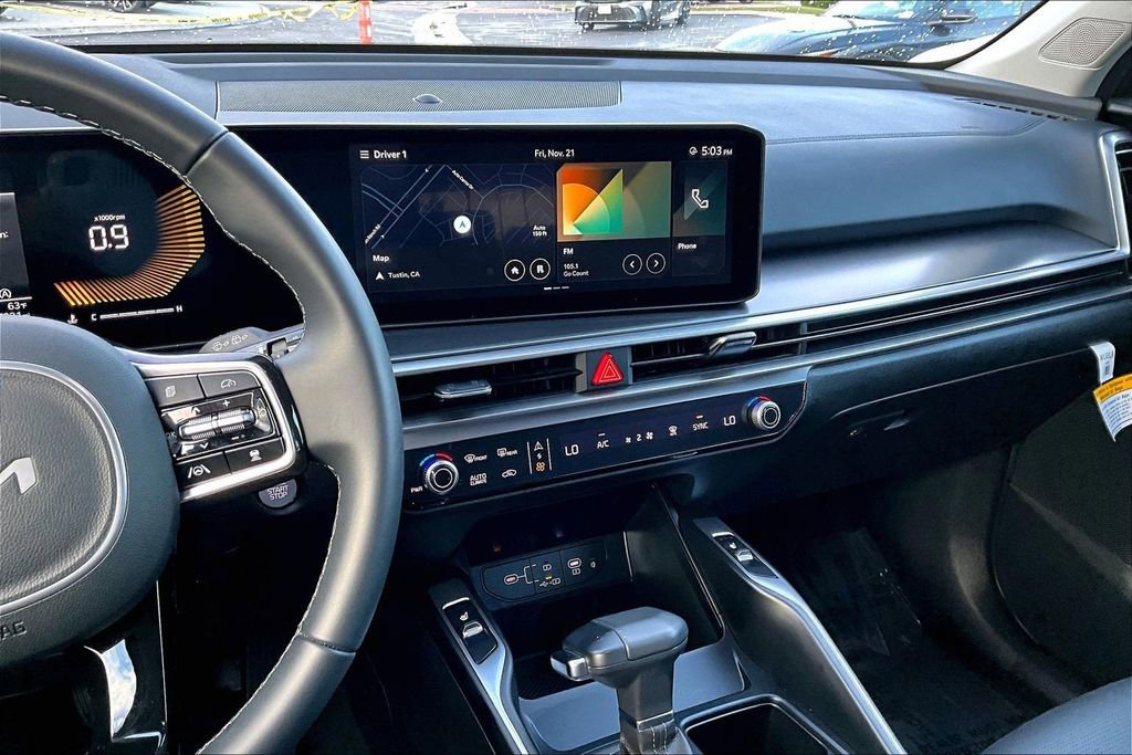 Used 2025 Kia Sorento S w/ Panoramic Sunroof Package image 8