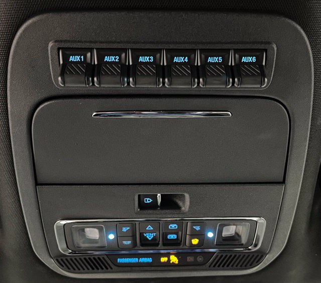 Used 2024 Ford F350 Platinum w/ Tremor Off-Road Package AWD/4WD image 41