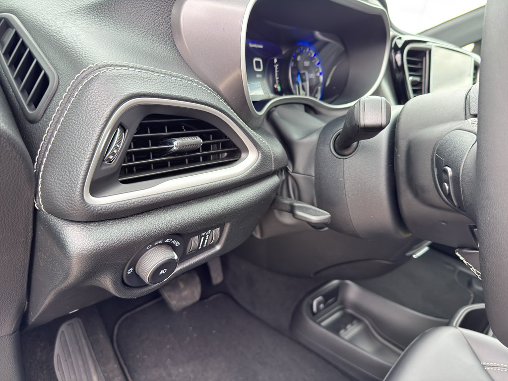 New 2026 Chrysler Pacifica Select FWD image 12
