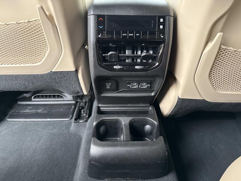 Used 2023 Jeep Grand Cherokee L Limited w/ Luxury Tech Group II image 21