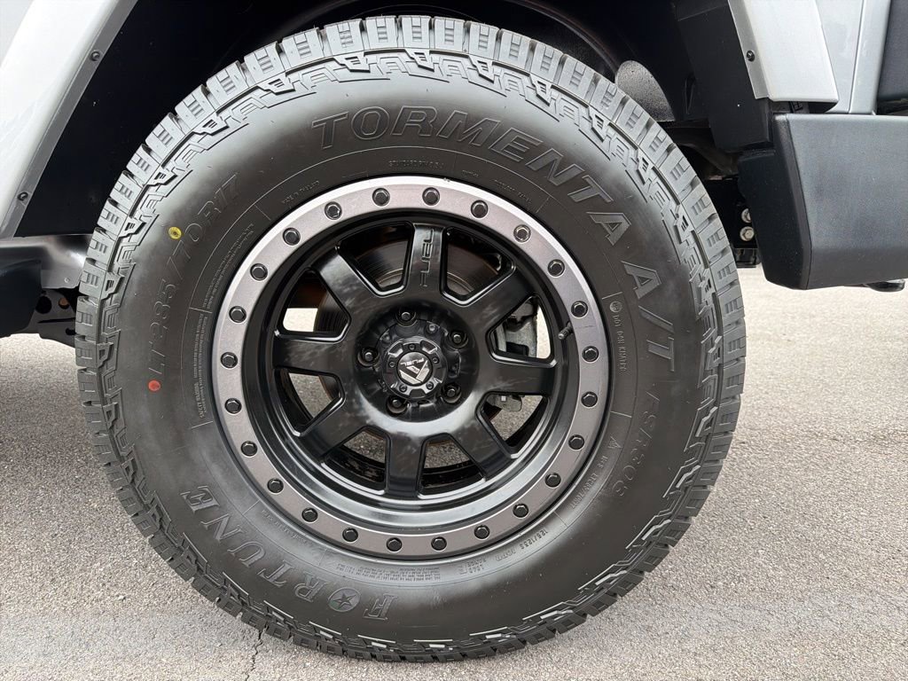 Used 2018 Jeep Wrangler Unlimited Sahara image 11