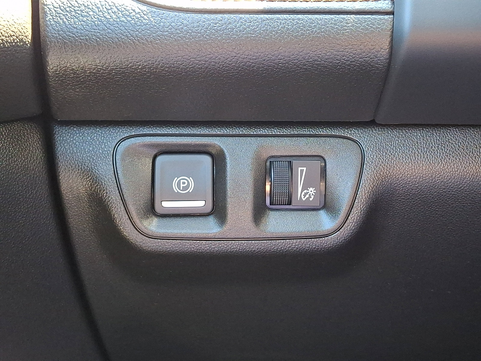 Used 2020 GMC Acadia AT4 w/ LPO, Floor Liner Package AWD/4WD image 24