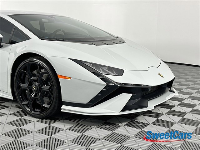 Used 2023 Lamborghini Huracan Tecnica image 40