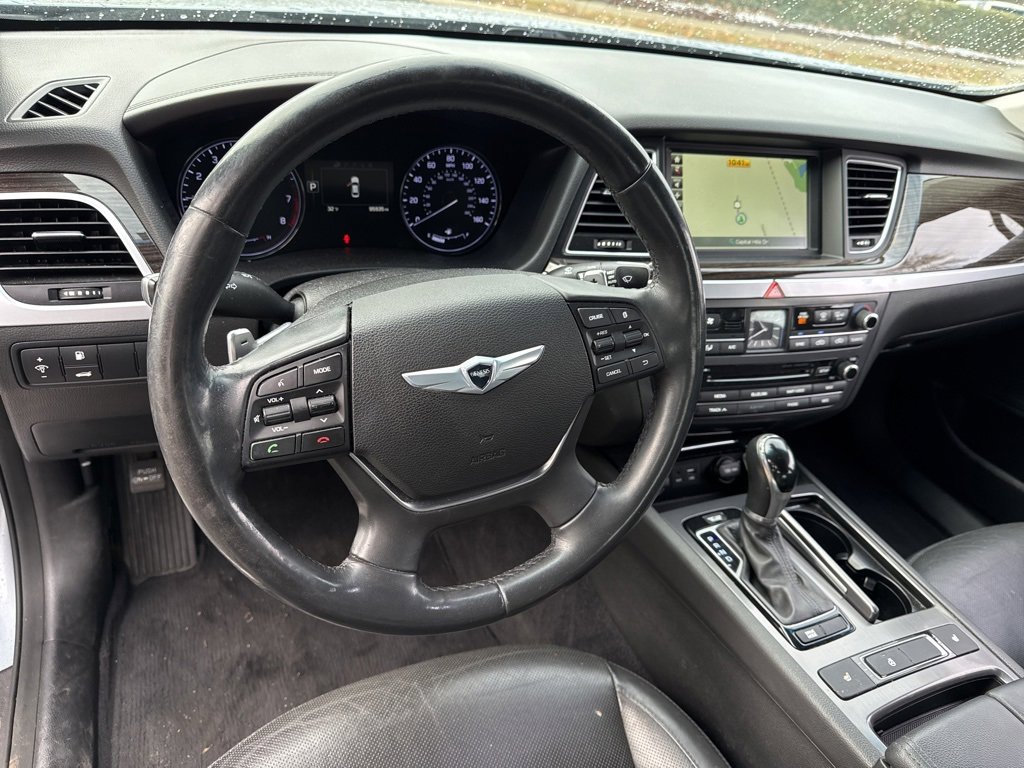 Used 2016 Hyundai Genesis 3.8 image 9