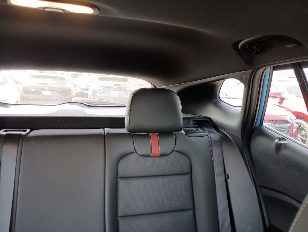 Used 2025 Chevrolet Trax RS w/ Sunroof Package FWD image 14