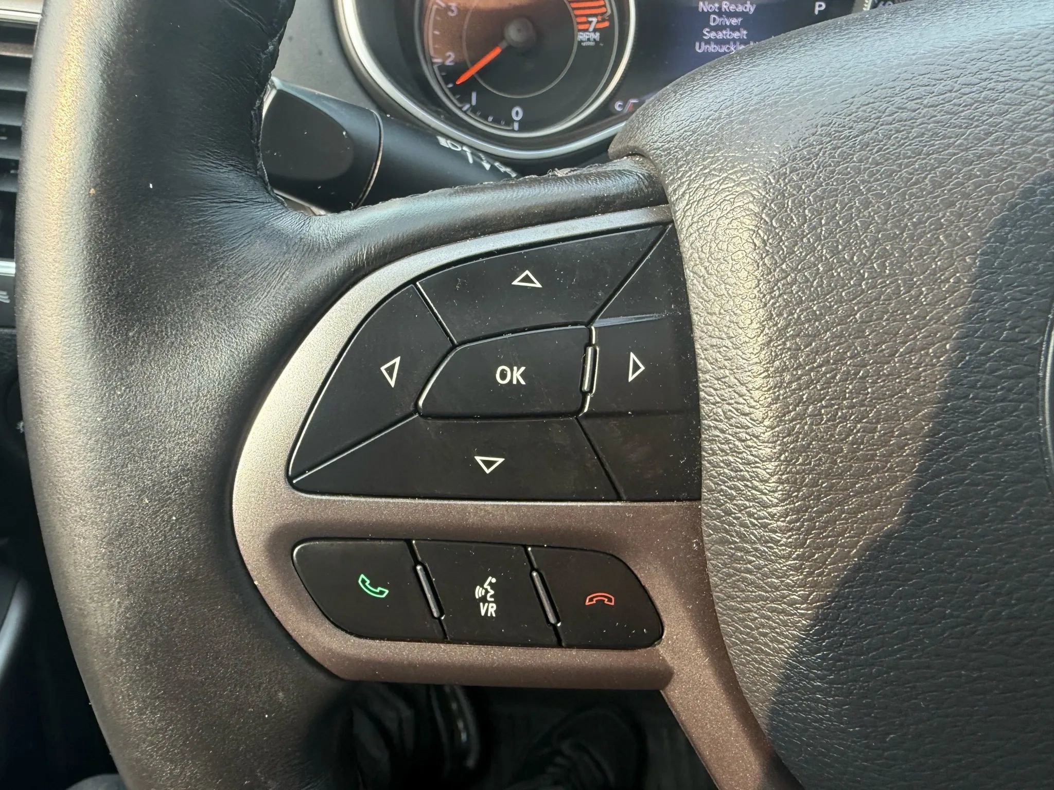 Used 2019 Jeep Cherokee Overland w/ Technology Group image 13