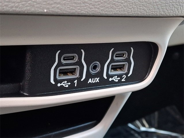 Used 2023 Chrysler Voyager LX image 24