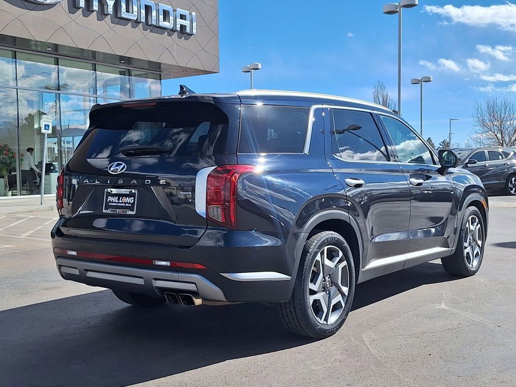 Used 2023 Hyundai Palisade SEL AWD/4WD image 3
