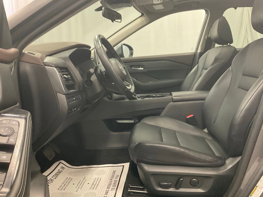 Used 2023 Nissan Rogue SV w/ SV Premium B Package AWD/4WD image 4