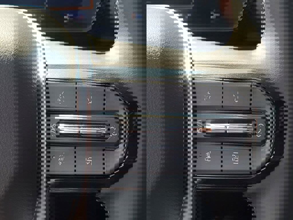 New 2025 Chevrolet Colorado LT w/ LT Convenience Package image 12