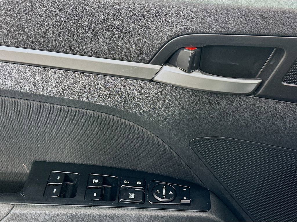 Used 2020 Hyundai Elantra SEL w/ Cargo Package (C1) image 17