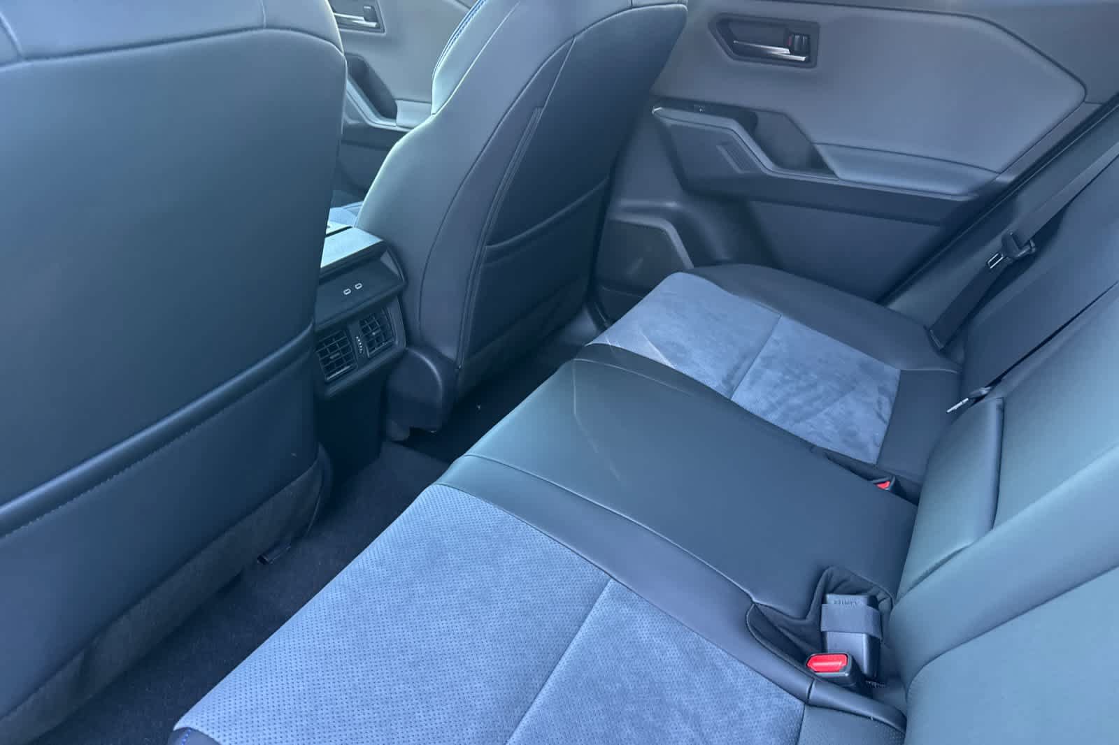 New 2026 Toyota RAV4 XSE w/ Panoramic Sun Roof Package AWD/4WD image 4