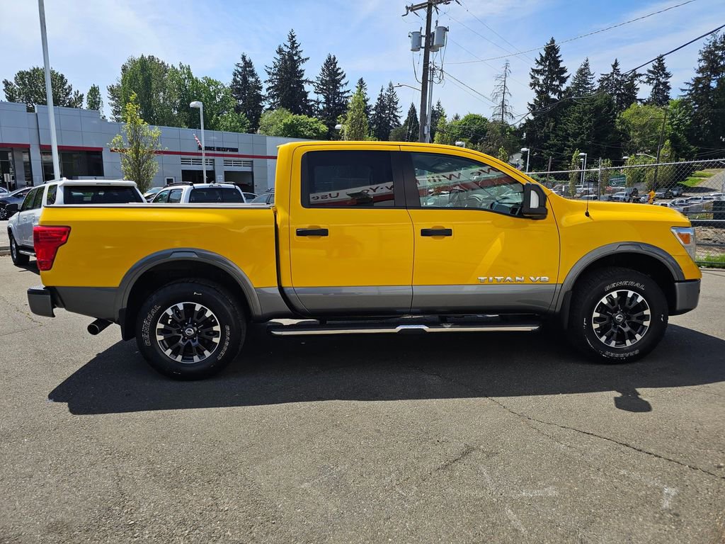 Used 2018 Nissan Titan PRO-4X w/ Pro-4x Convenience Package AWD/4WD image 11
