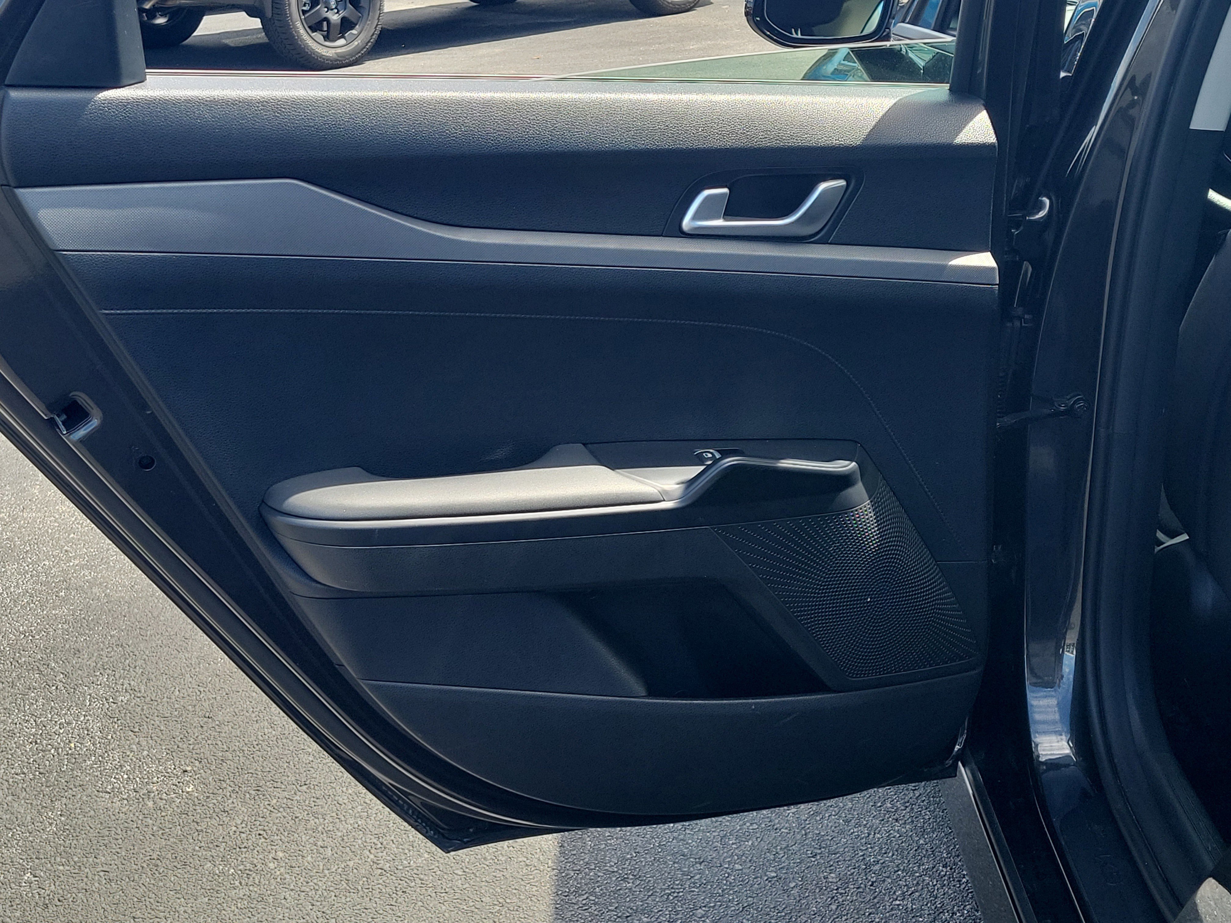 Used 2025 Kia K5 LXS image 12