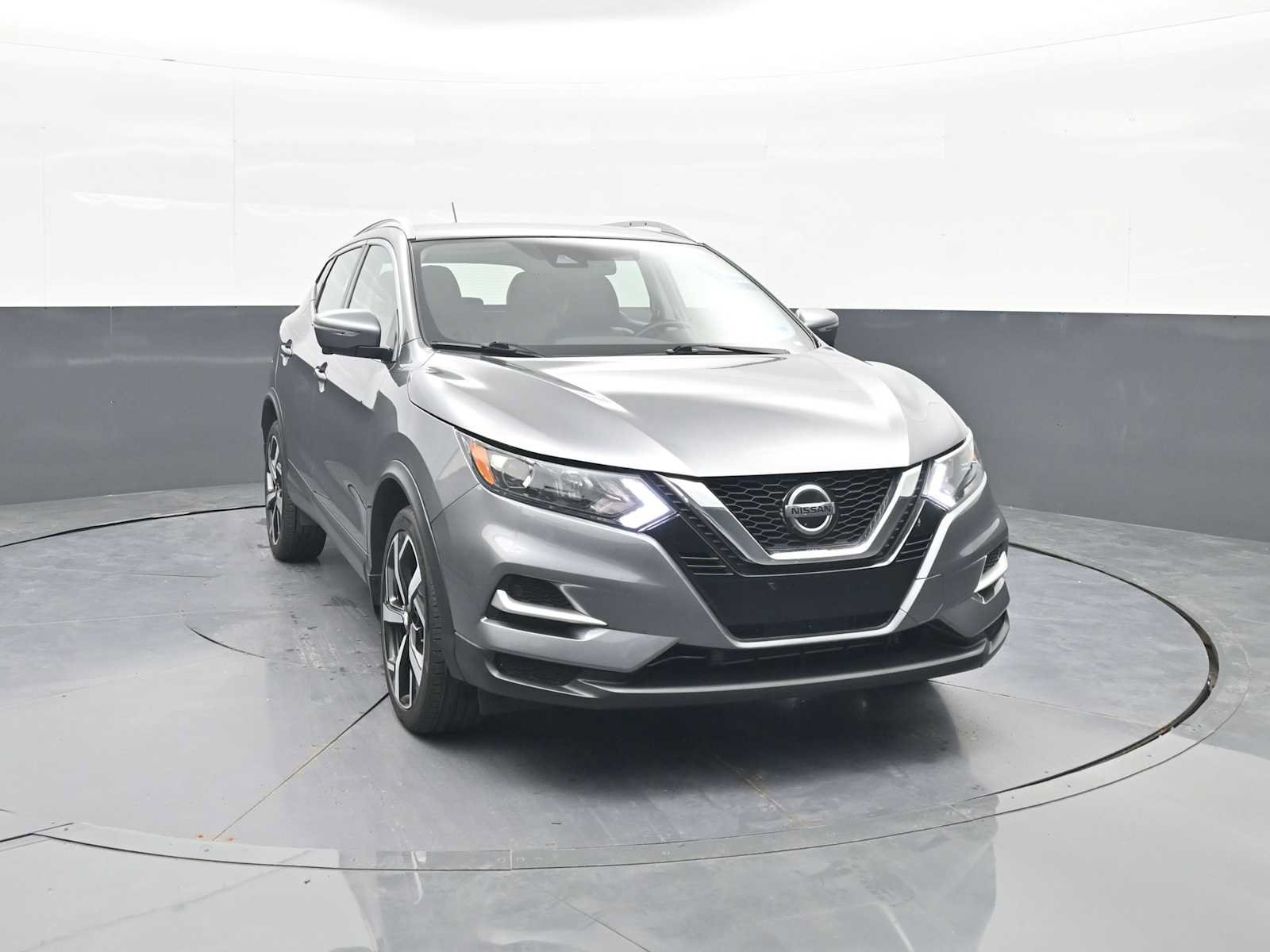 Used 2022 Nissan Rogue Sport SL AWD/4WD image 2