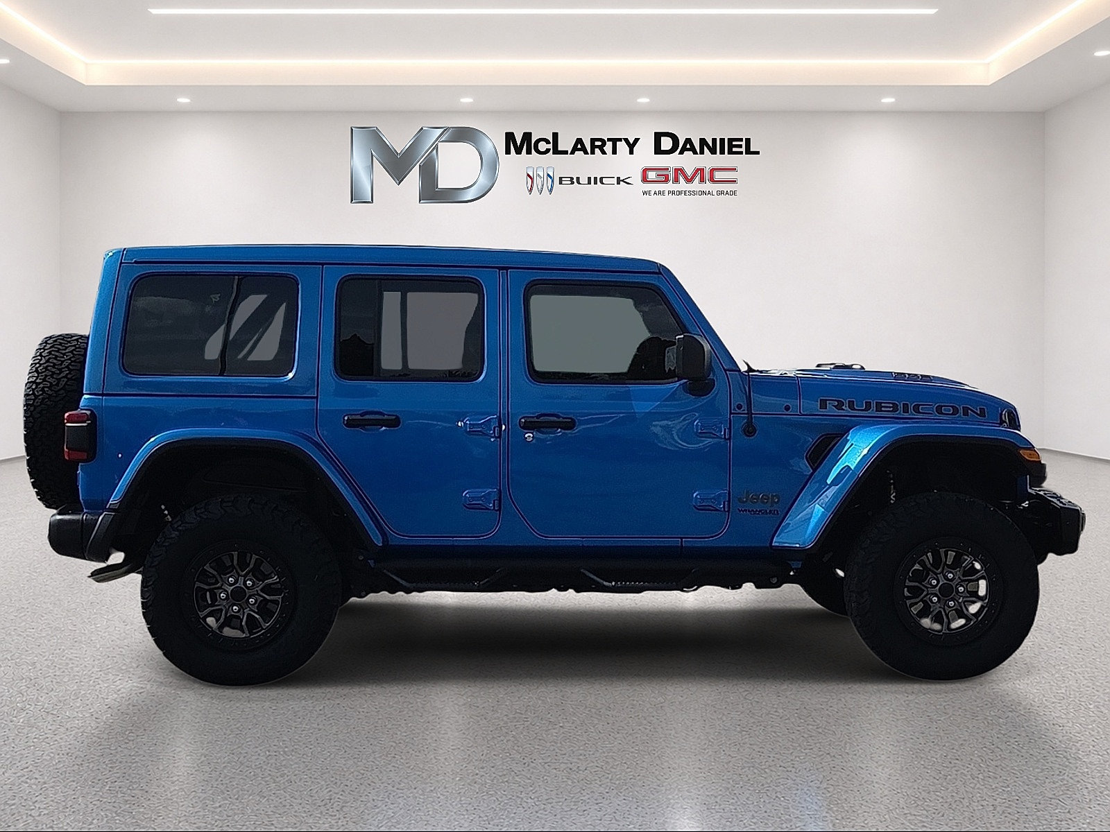 Used 2022 Jeep Wrangler Unlimited Rubicon w/ Trailer Tow Package AWD/4WD image 15