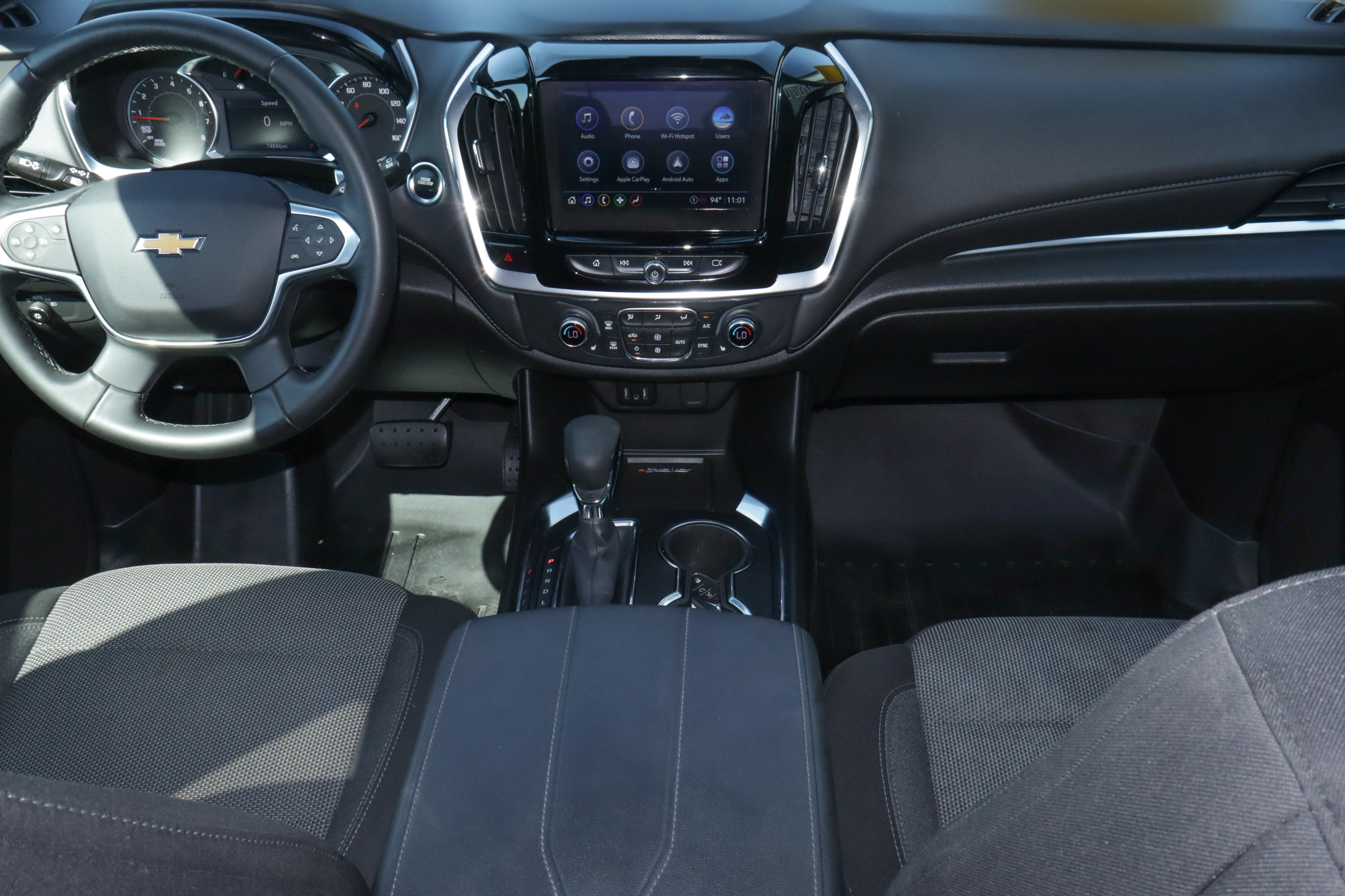 Used 2023 Chevrolet Traverse LT FWD image 11