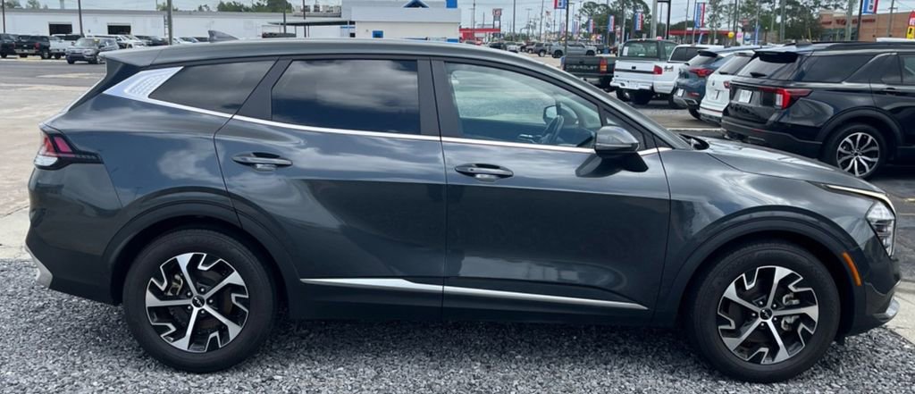 Used 2024 Kia Sportage EX image 4