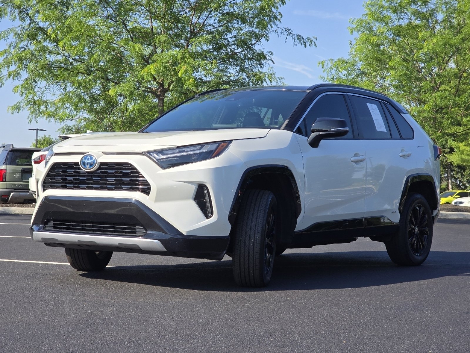 Used 2022 Toyota RAV4 XSE AWD/4WD image 14