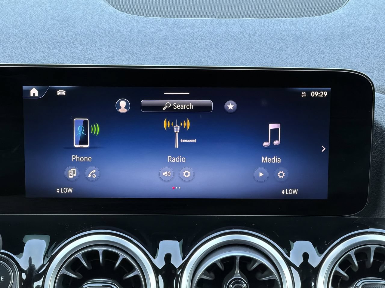 Used 2025 Mercedes-Benz GLA 250 image 3