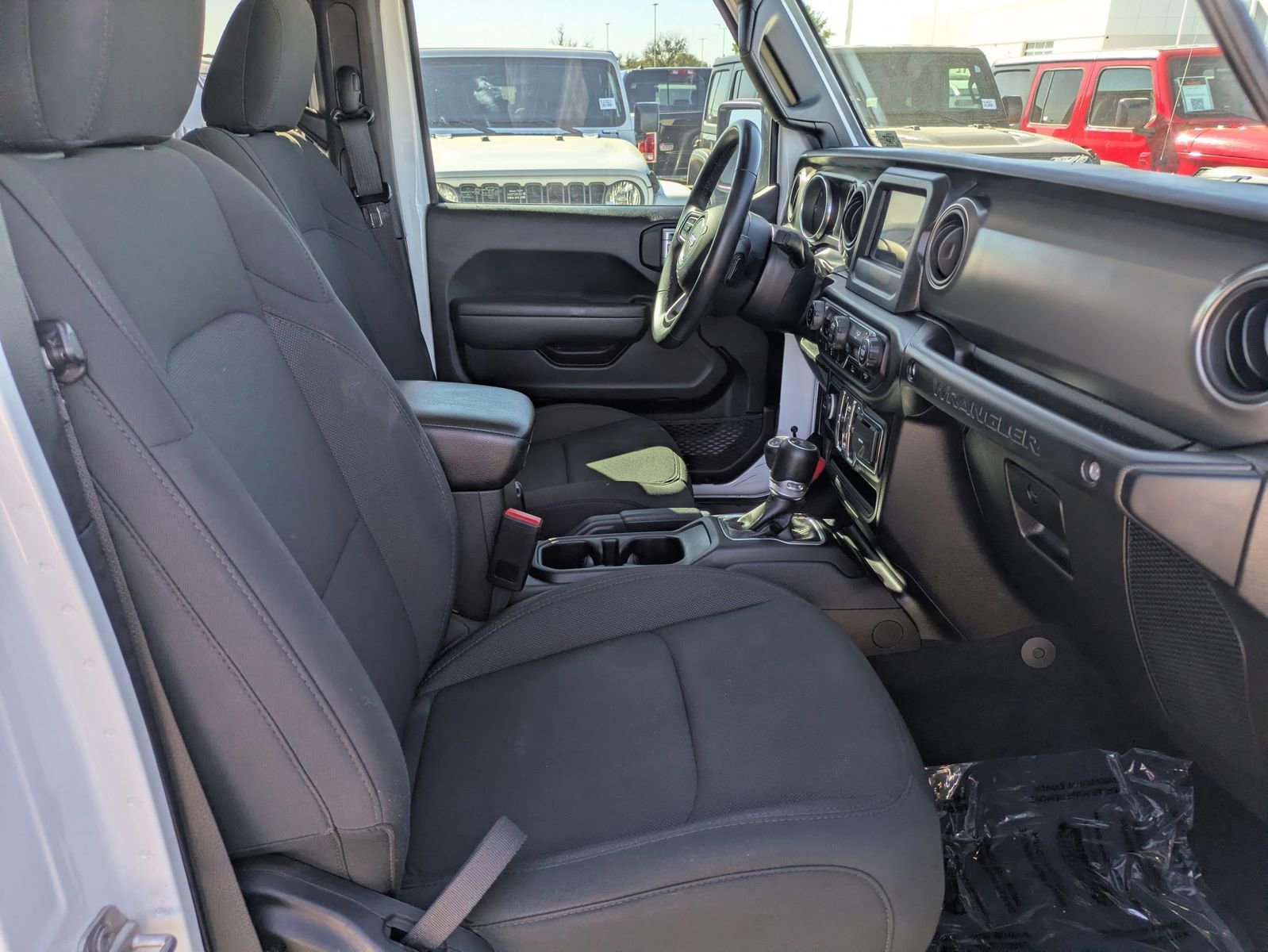 Used 2022 Jeep Wrangler Unlimited Sport image 25