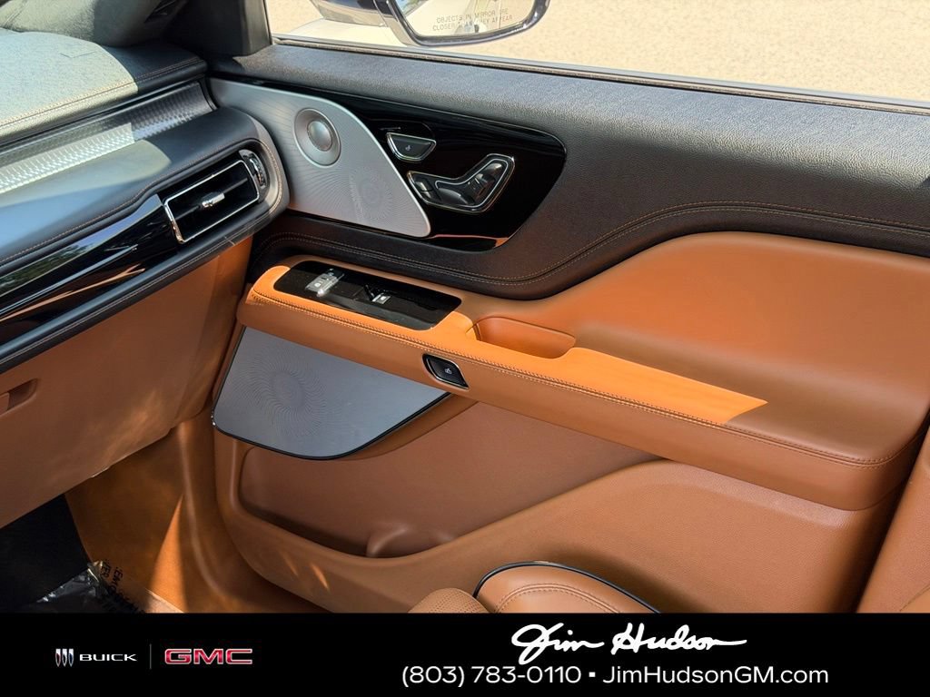 Used 2024 Lincoln Aviator Black Label w/ Dynamic Handling Package AWD/4WD image 37