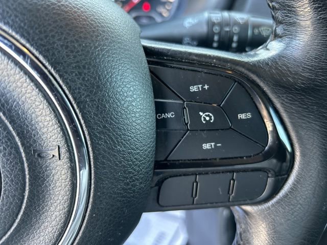 Used 2018 Jeep Renegade Altitude image 17