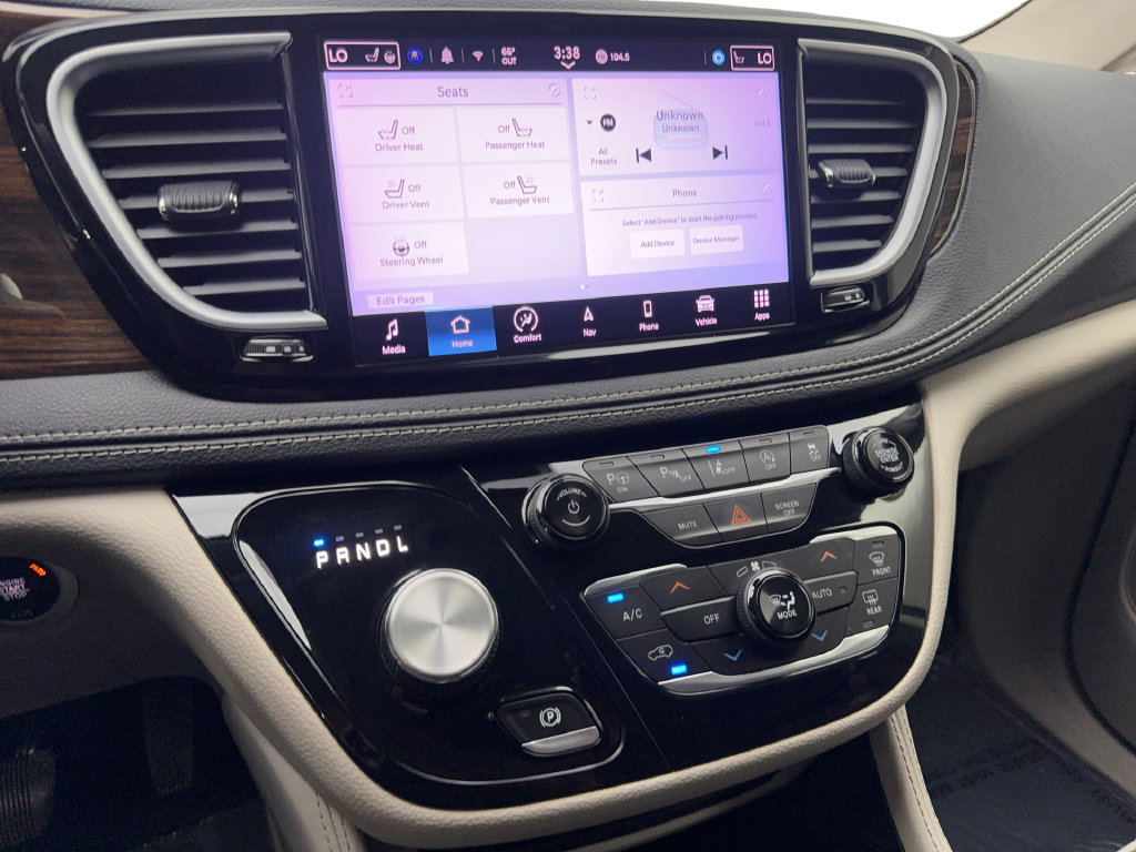 Used 2022 Chrysler Pacifica Limited FWD image 66