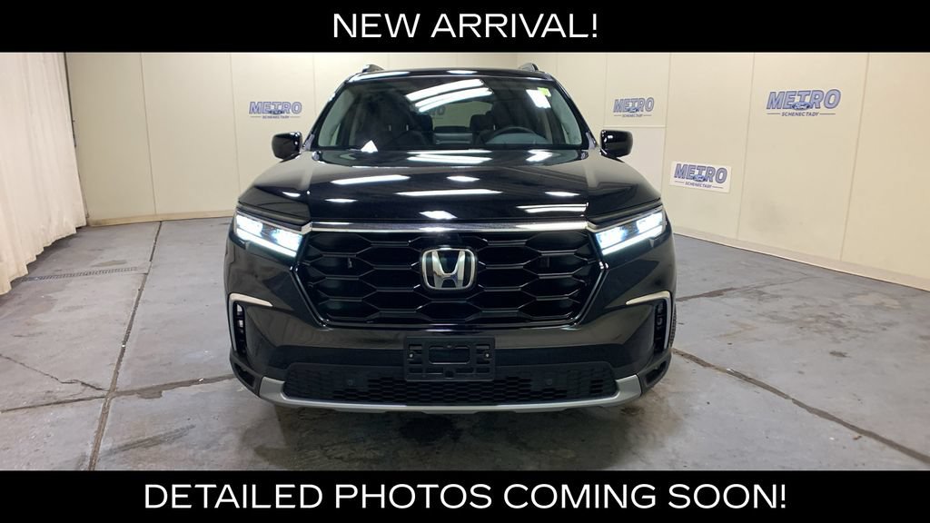 Used 2025 Honda Pilot Elite image 8