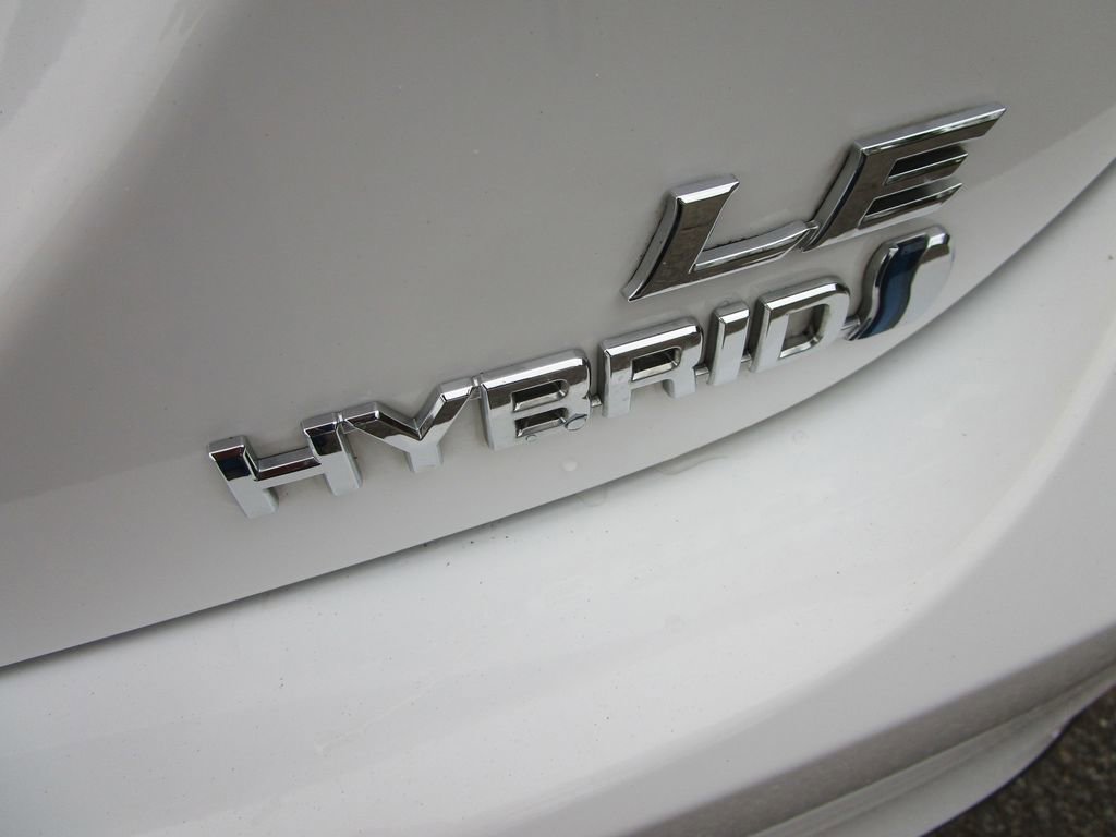 Used 2022 Toyota Camry LE image 10
