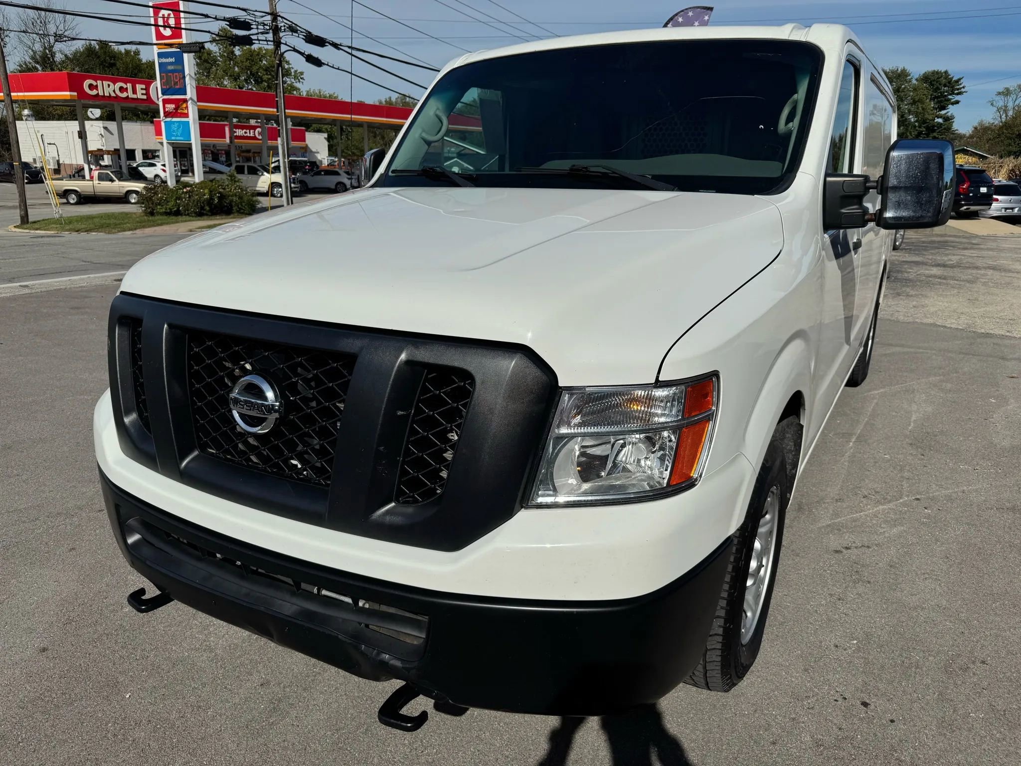 Used 2019 Nissan NV 2500 SV image 3