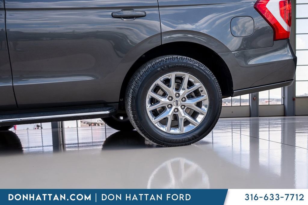 Used 2020 Ford Expedition XLT w/ Equipment Group 202A AWD/4WD image 44