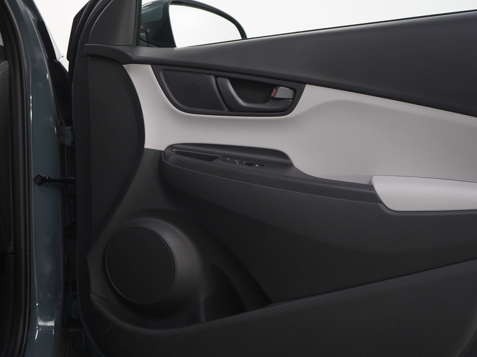 Certified 2022 Hyundai Kona SE AWD/4WD image 9